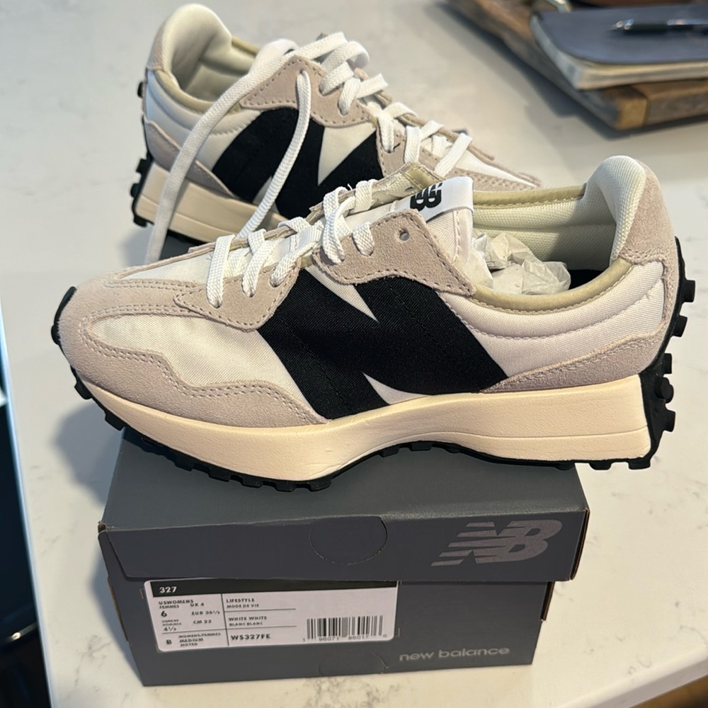 Brand new New Balance 327 white and black